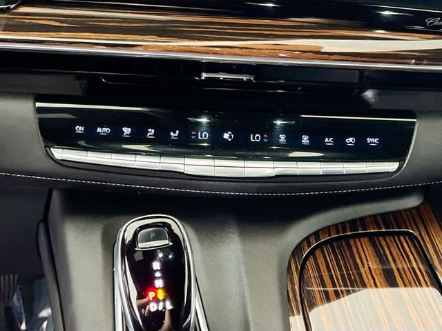 Used 2022 Cadillac Escalade Luxury w/ LPO, Floor Liner Package AWD/4WD image 9