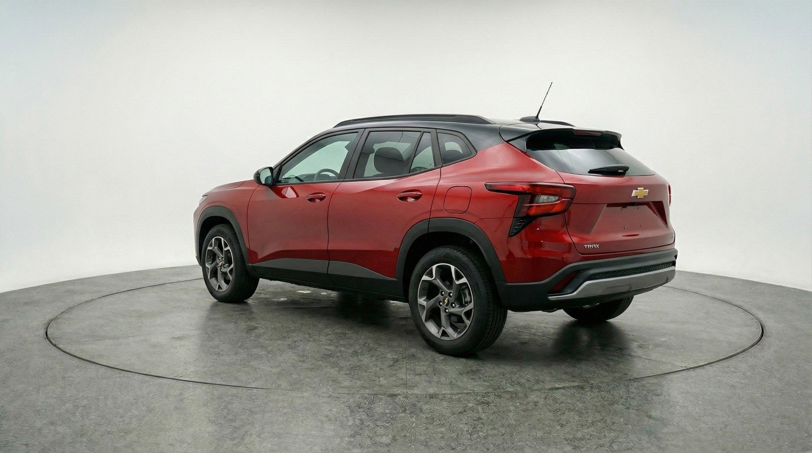 Used 2025 Chevrolet Trax LT FWD image 6