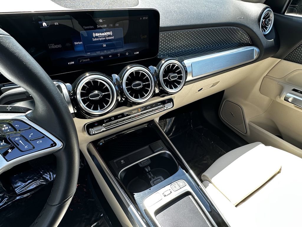 Certified 2025 Mercedes-Benz GLB 250 4MATIC image 30