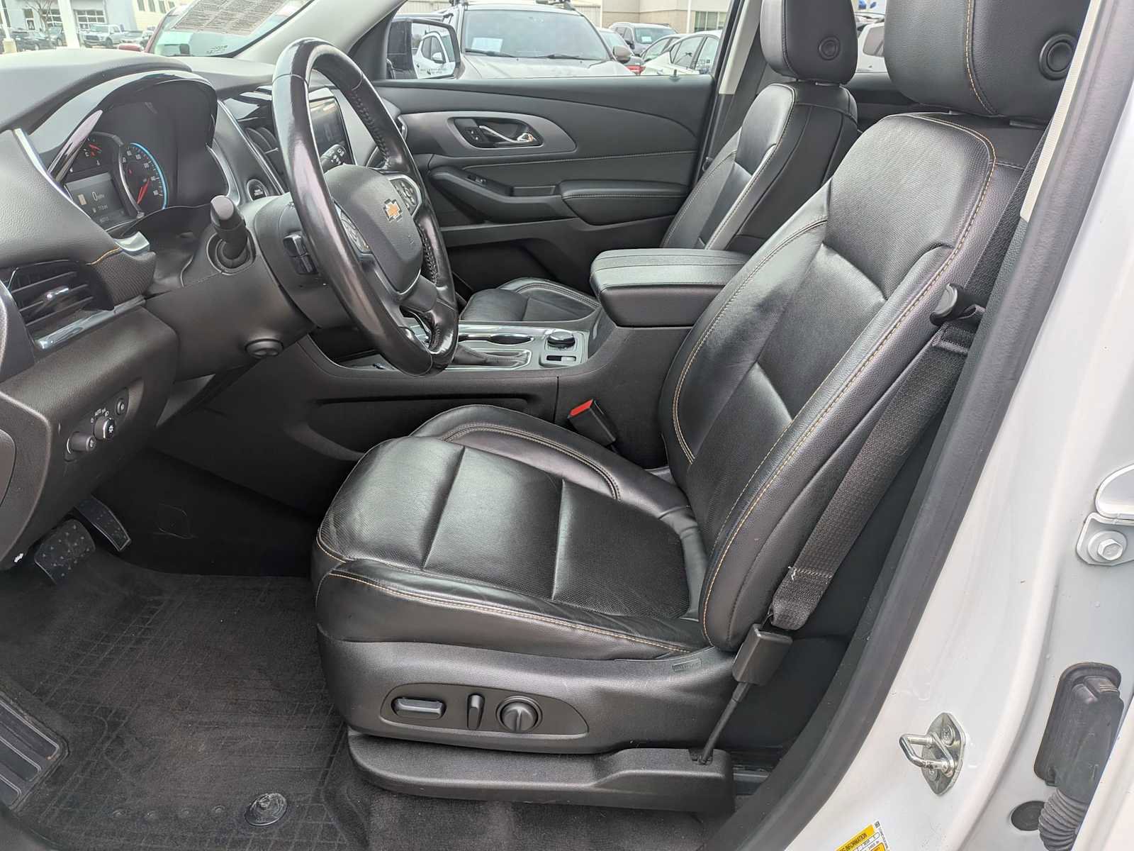 Used 2020 Chevrolet Traverse Premier w/ Redline Edition AWD/4WD image 15