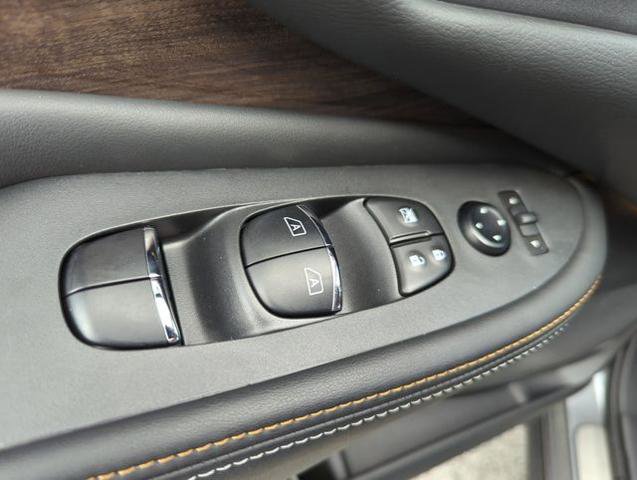 Certified 2024 Nissan Murano Platinum w/ Cargo Package image 27