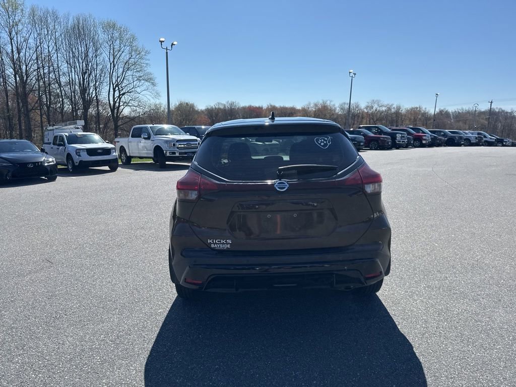 Used 2021 Nissan Kicks S image 5
