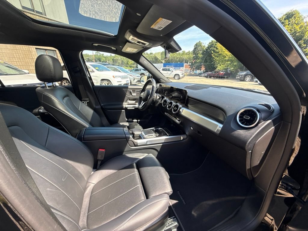 Used 2021 Mercedes-Benz GLB 250 4MATIC image 17