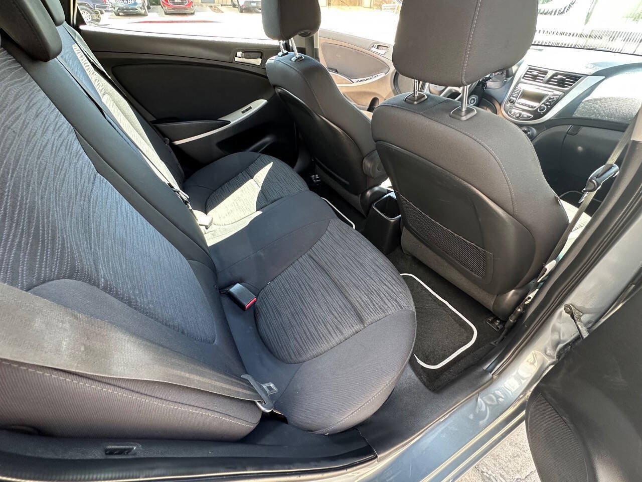 Used 2017 Hyundai Accent SE FWD image 11
