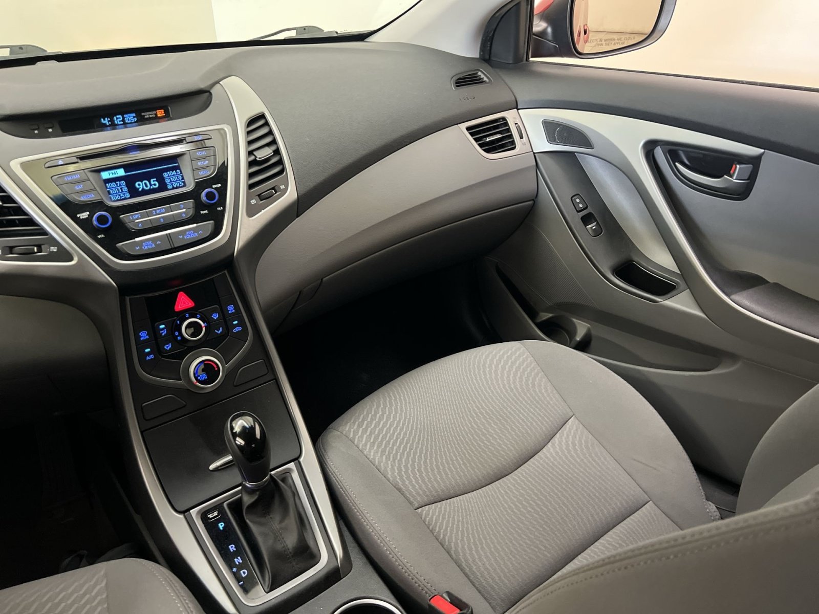 Used 2014 Hyundai Elantra SE FWD image 27