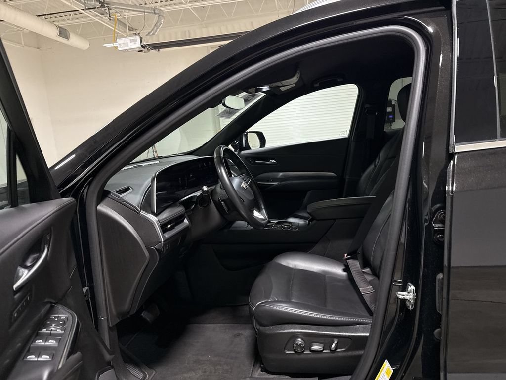 Used 2024 Cadillac XT4 Premium Luxury FWD image 20