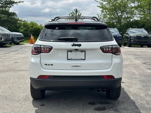Used 2022 Jeep Compass Latitude w/ Sun and Sound Group AWD/4WD image 6
