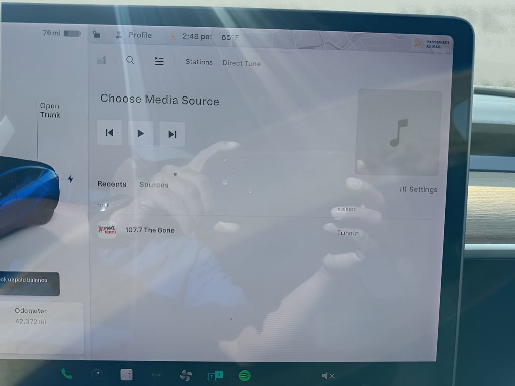 Used 2021 Tesla Model Y Long Range image 17