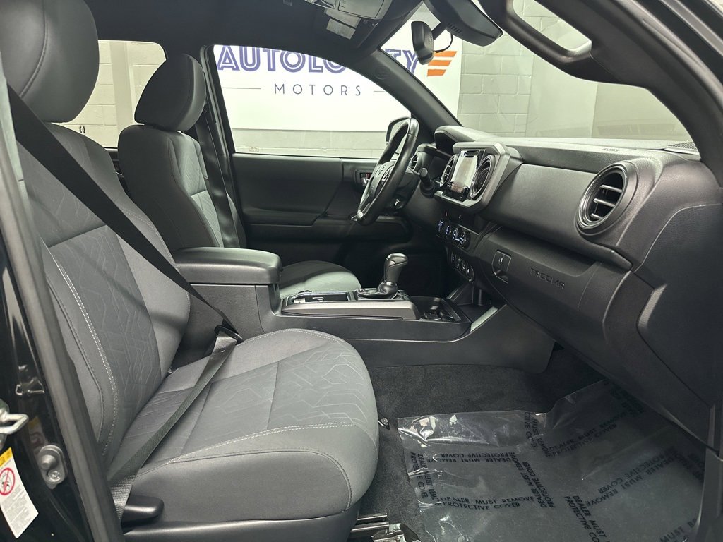 Used 2019 Toyota Tacoma TRD Sport image 22