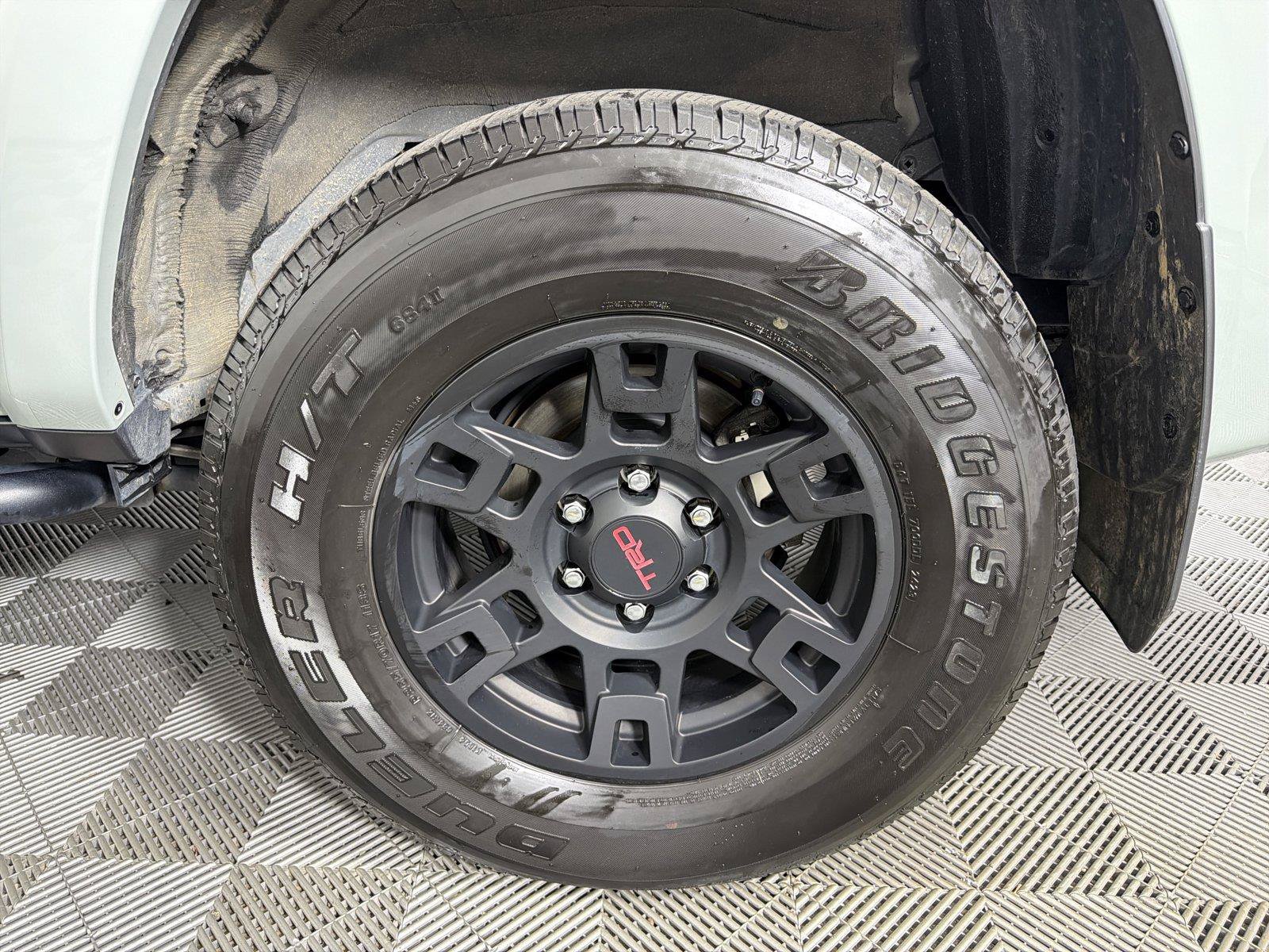 Used 2023 Toyota 4Runner TRD Off-Road Premium w/ Off Road Premium Plus Package AWD/4WD image 17