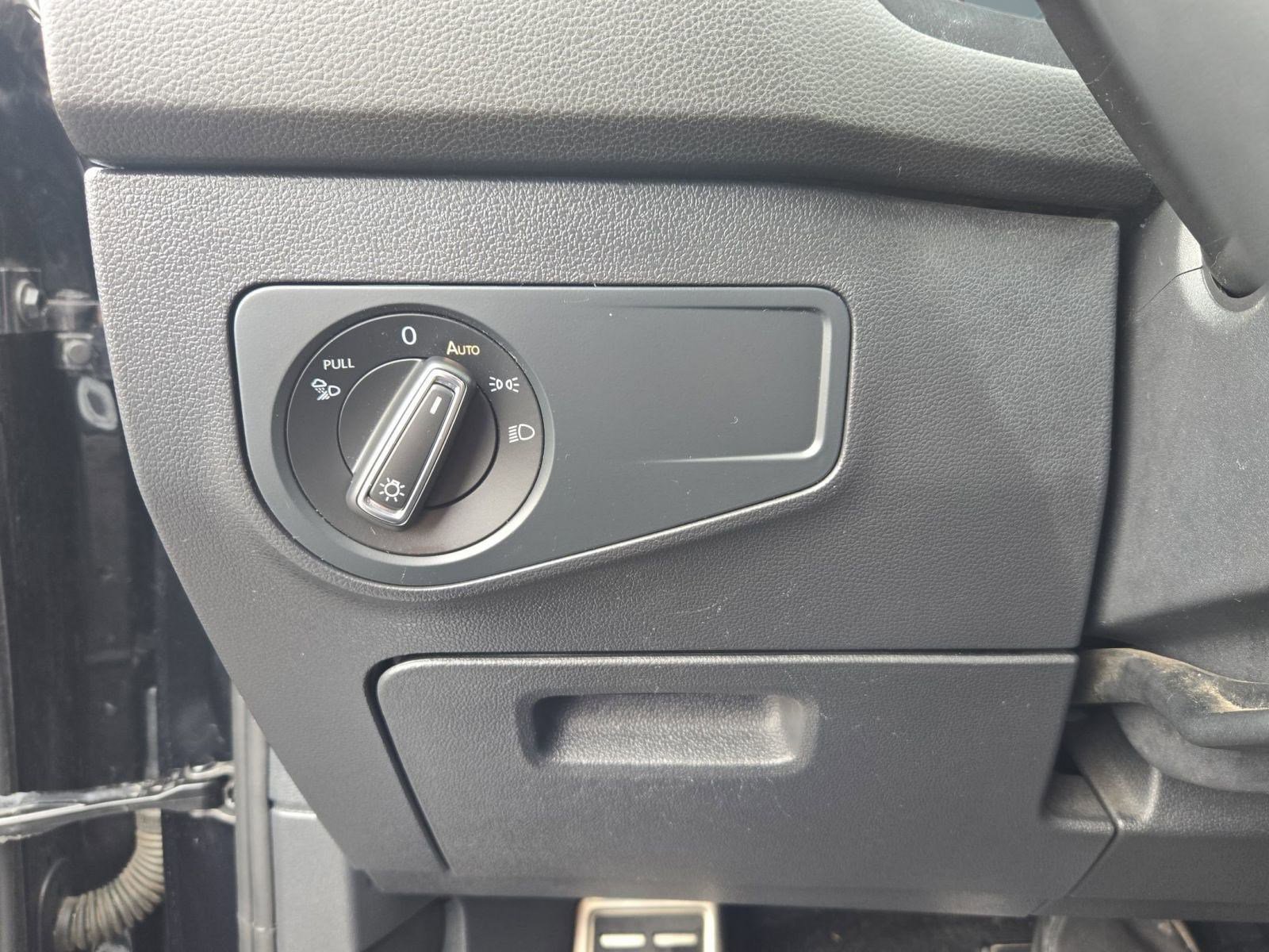 Used 2023 Volkswagen Tiguan SEL R-Line image 25