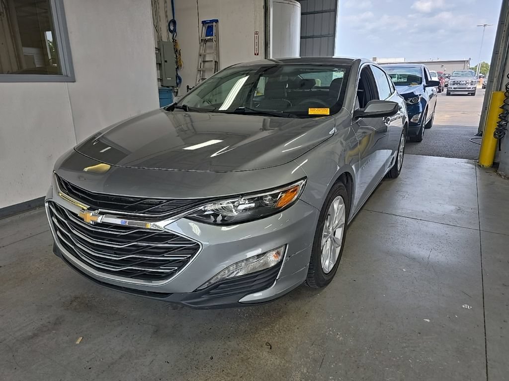 Used 2023 Chevrolet Malibu LT FWD image 2