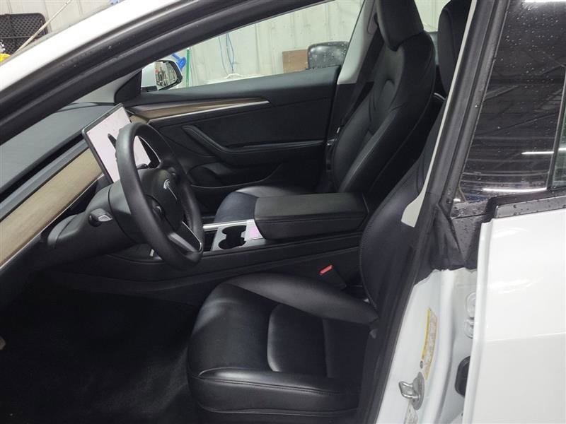 Used 2023 Tesla Model 3 Standard Range image 5