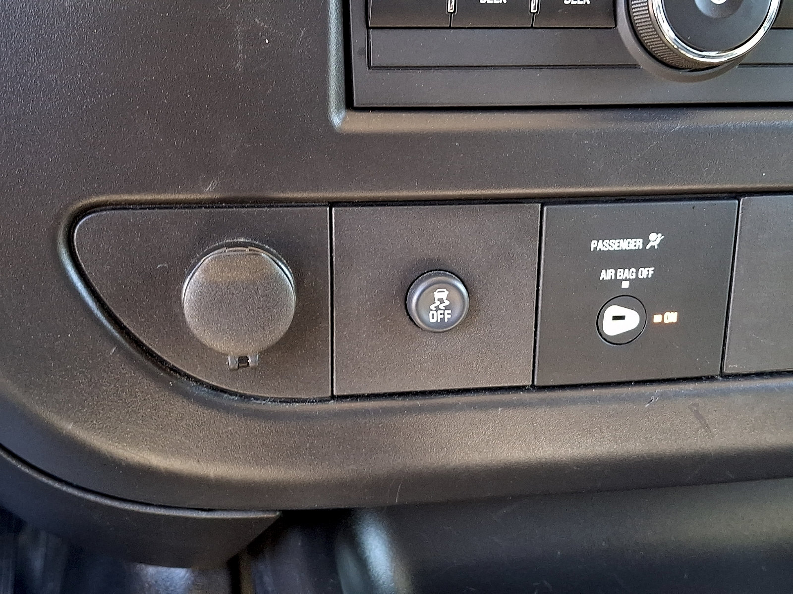 Certified 2024 Chevrolet Express 2500 w/ Driver Convenience Package RWD image 24