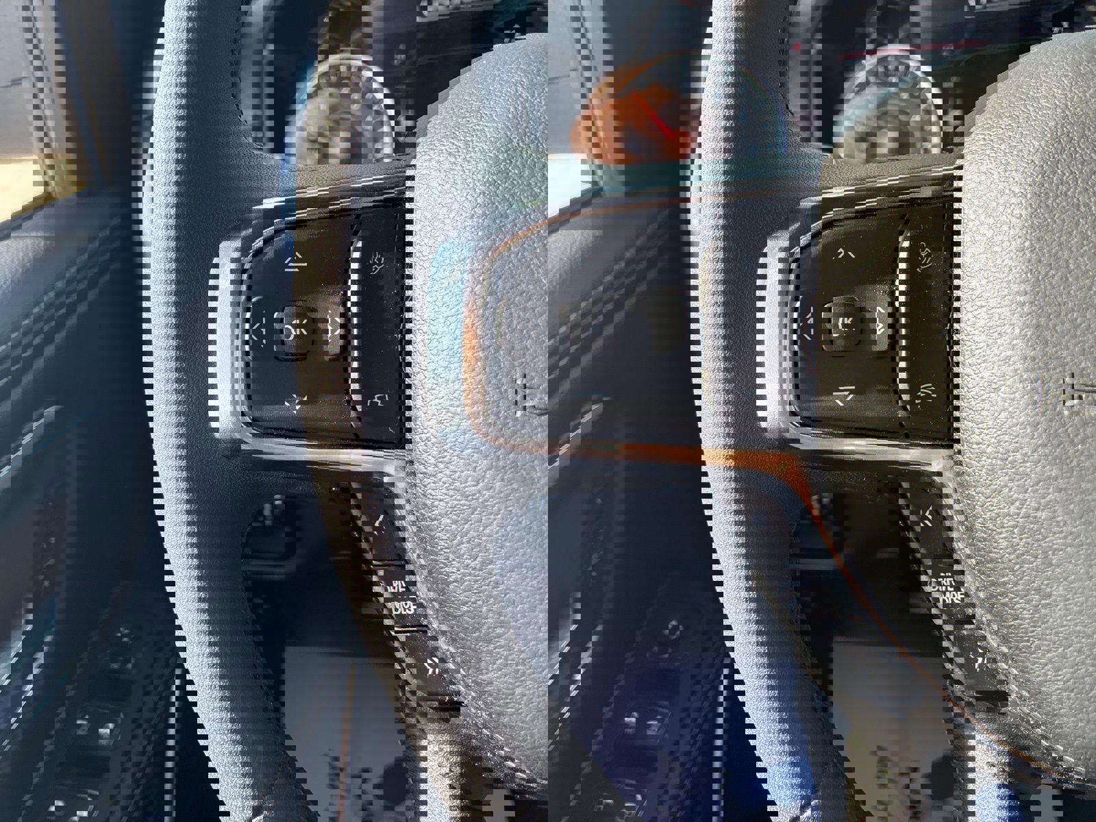 Used 2025 RAM 1500 Laramie w/ Sport Appearance Package image 27