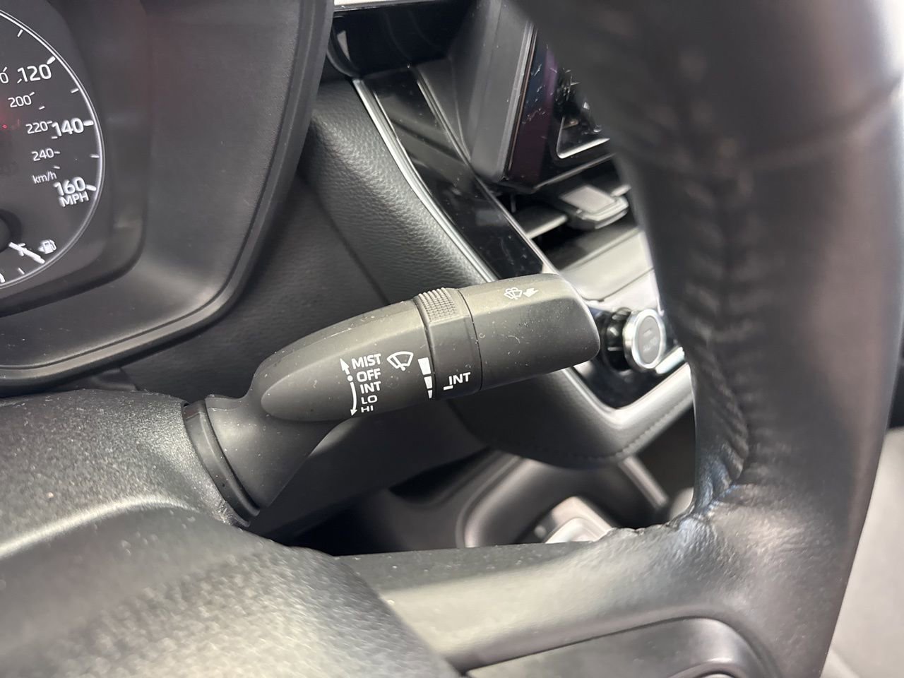 Used 2025 Toyota Corolla SE image 21