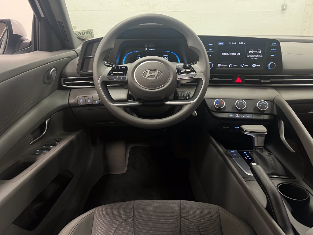 New 2026 Hyundai Elantra SE FWD image 13