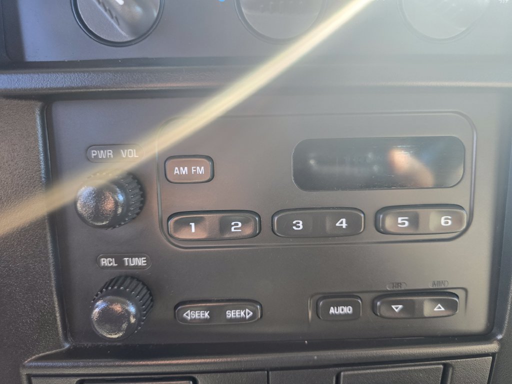 Used 2006 Chevrolet Express 2500 RWD image 22