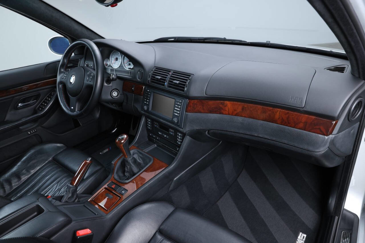 Used 2002 BMW M5 image 67