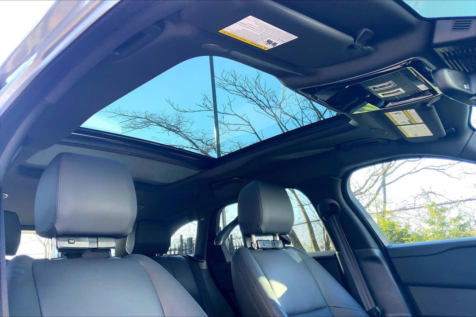 Used 2026 Land Rover Range Rover Velar S AWD/4WD image 14