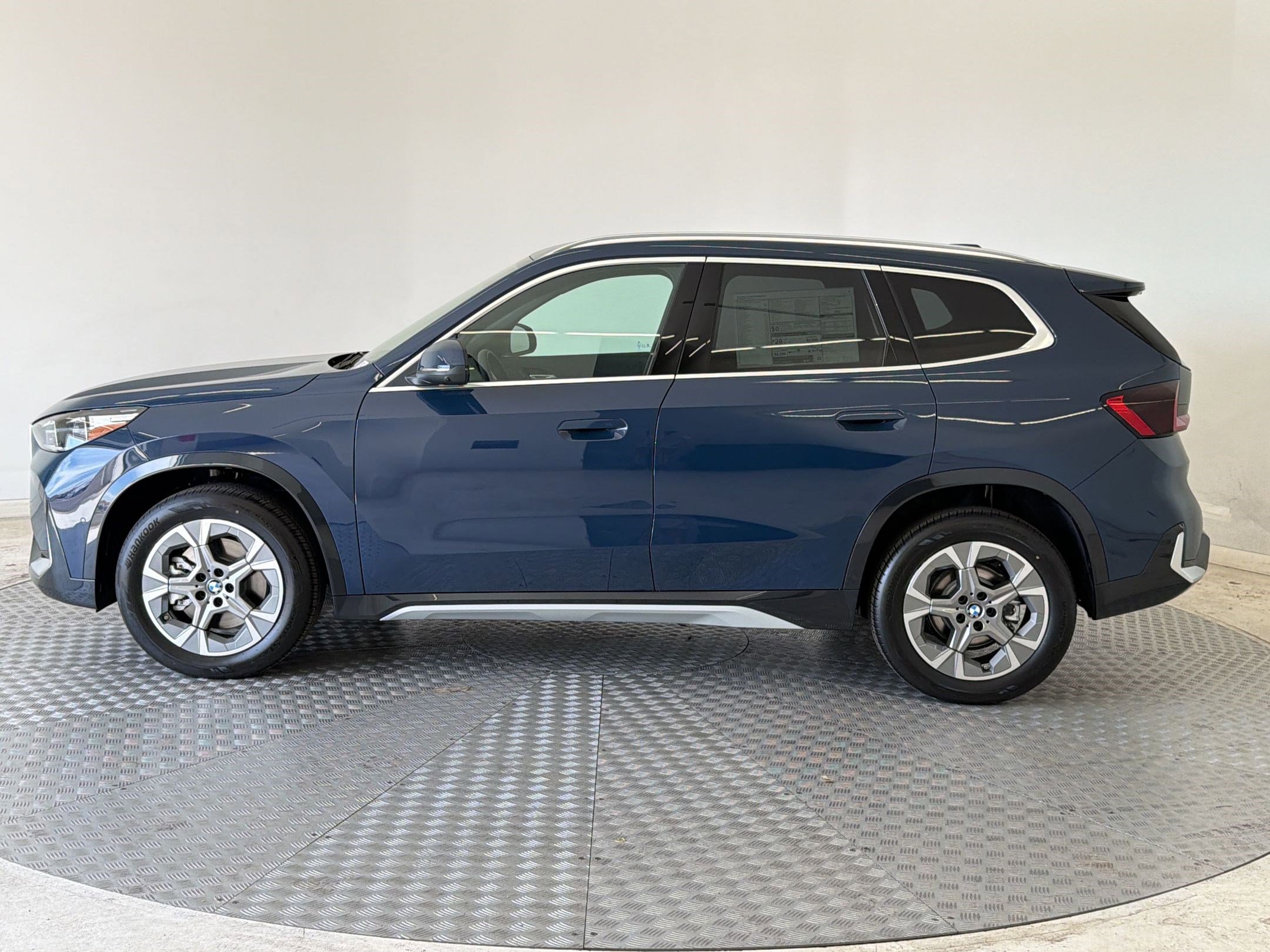 New 2026 BMW X1 xDrive28i w/ Technology Package AWD/4WD image 2