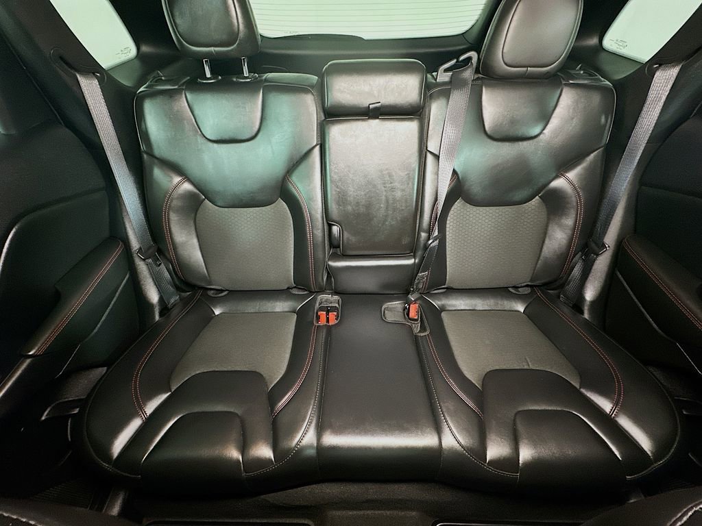 Used 2020 Jeep Cherokee Trailhawk w/ Cold Weather Group image 13