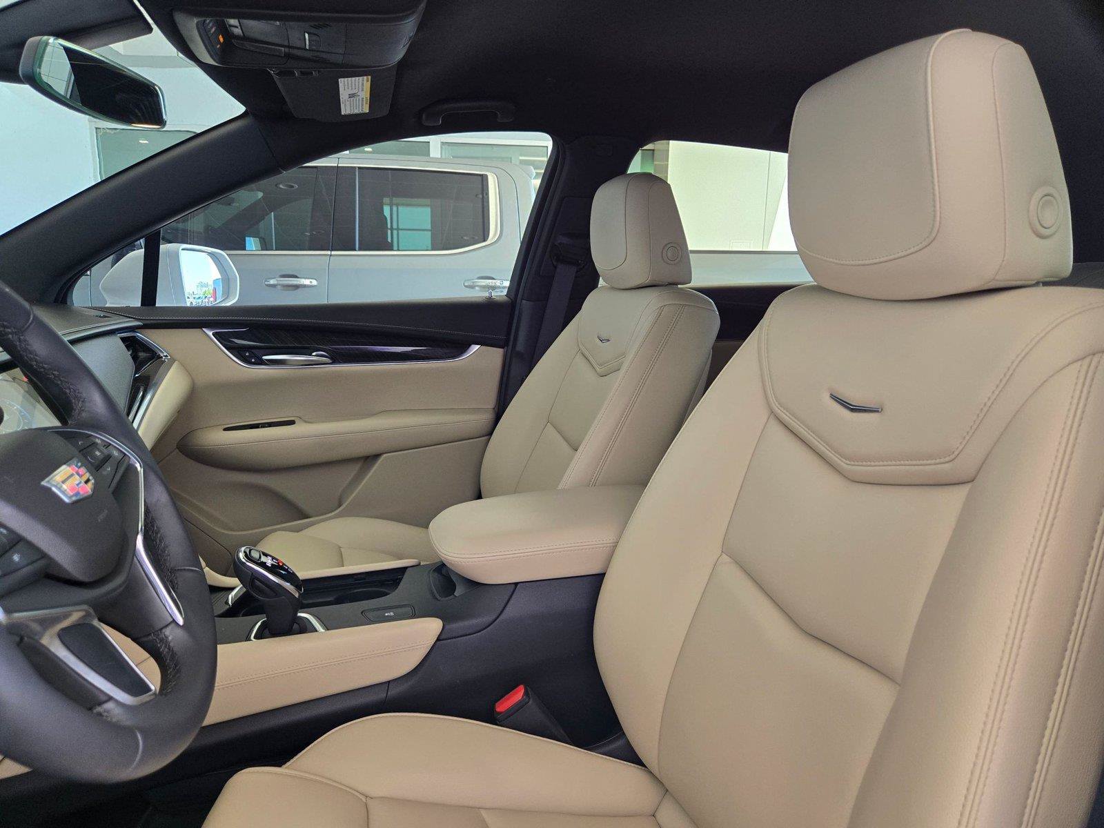 Used 2018 Cadillac XT5 FWD image 26