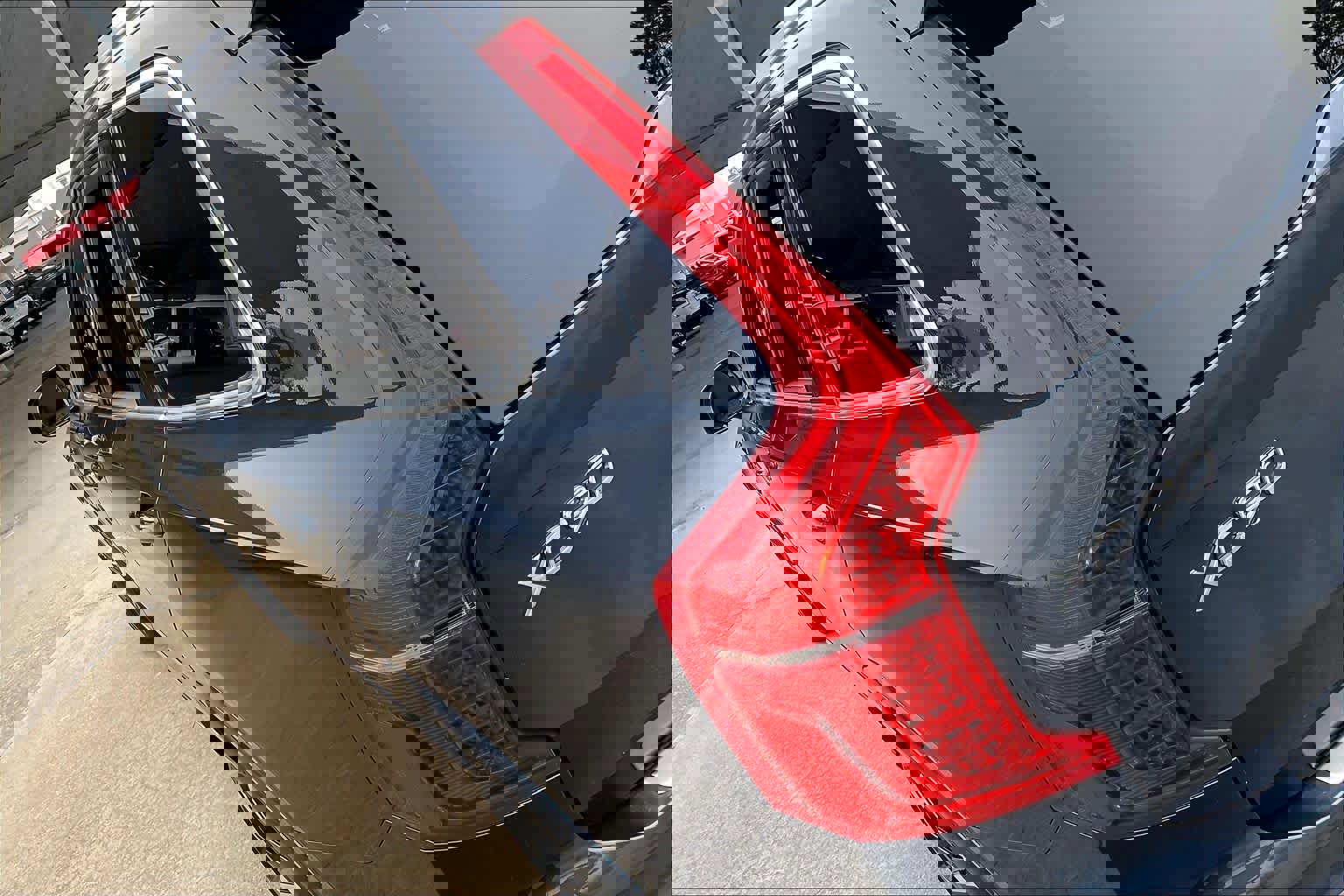 Used 2024 Volvo XC90 B6 Ultimate w/ Lounge Package image 28