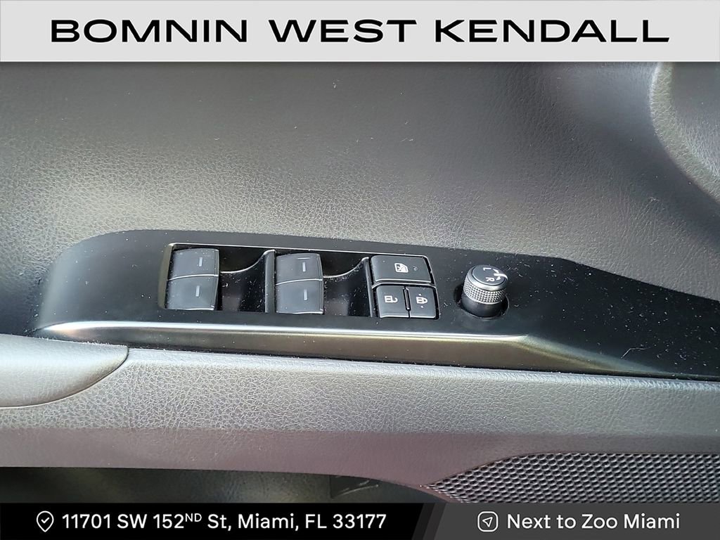 Used 2025 Toyota Camry LE image 27
