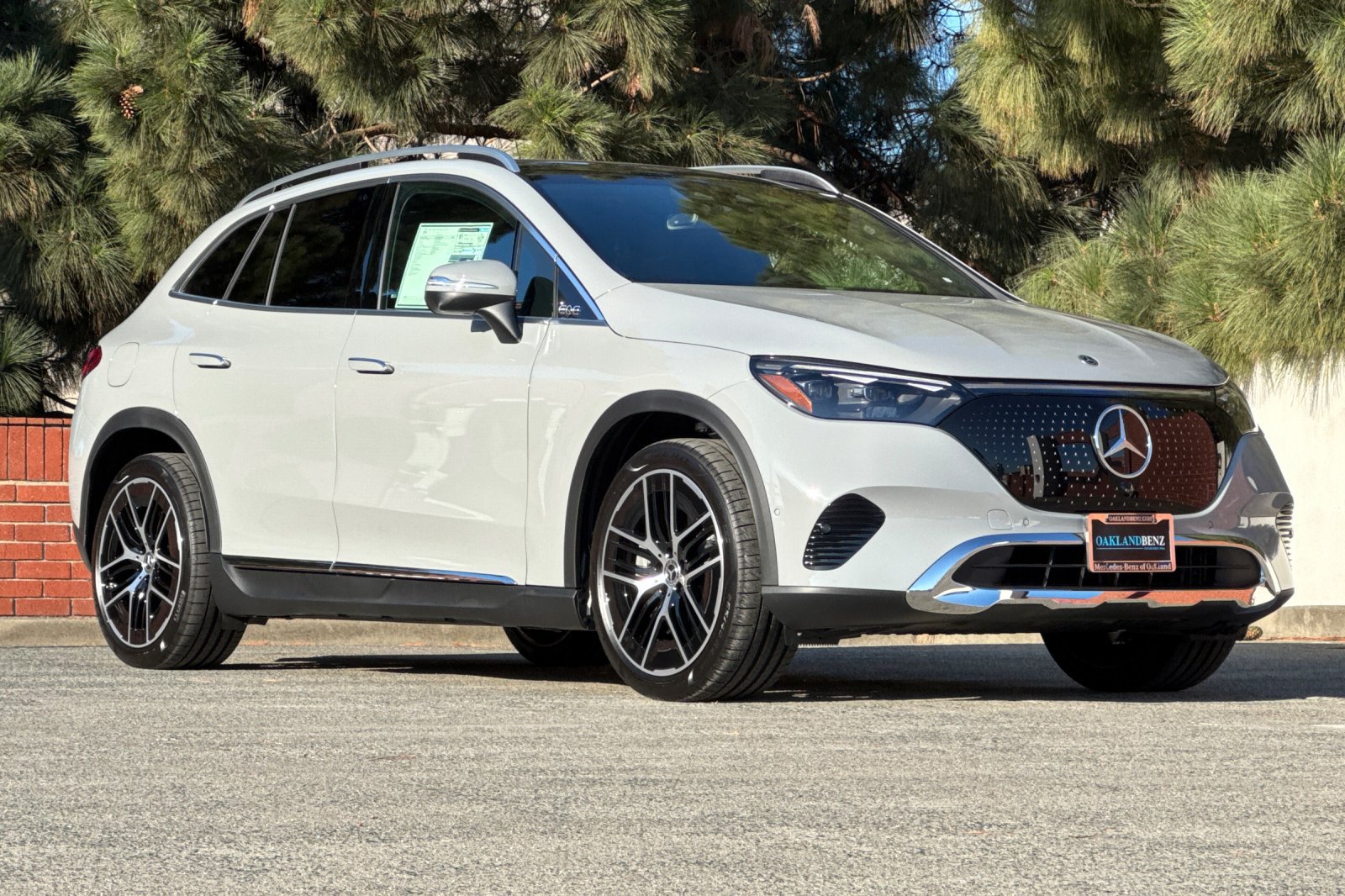 New 2027 Mercedes-Benz EQE 320 4MATIC SUV image 2
