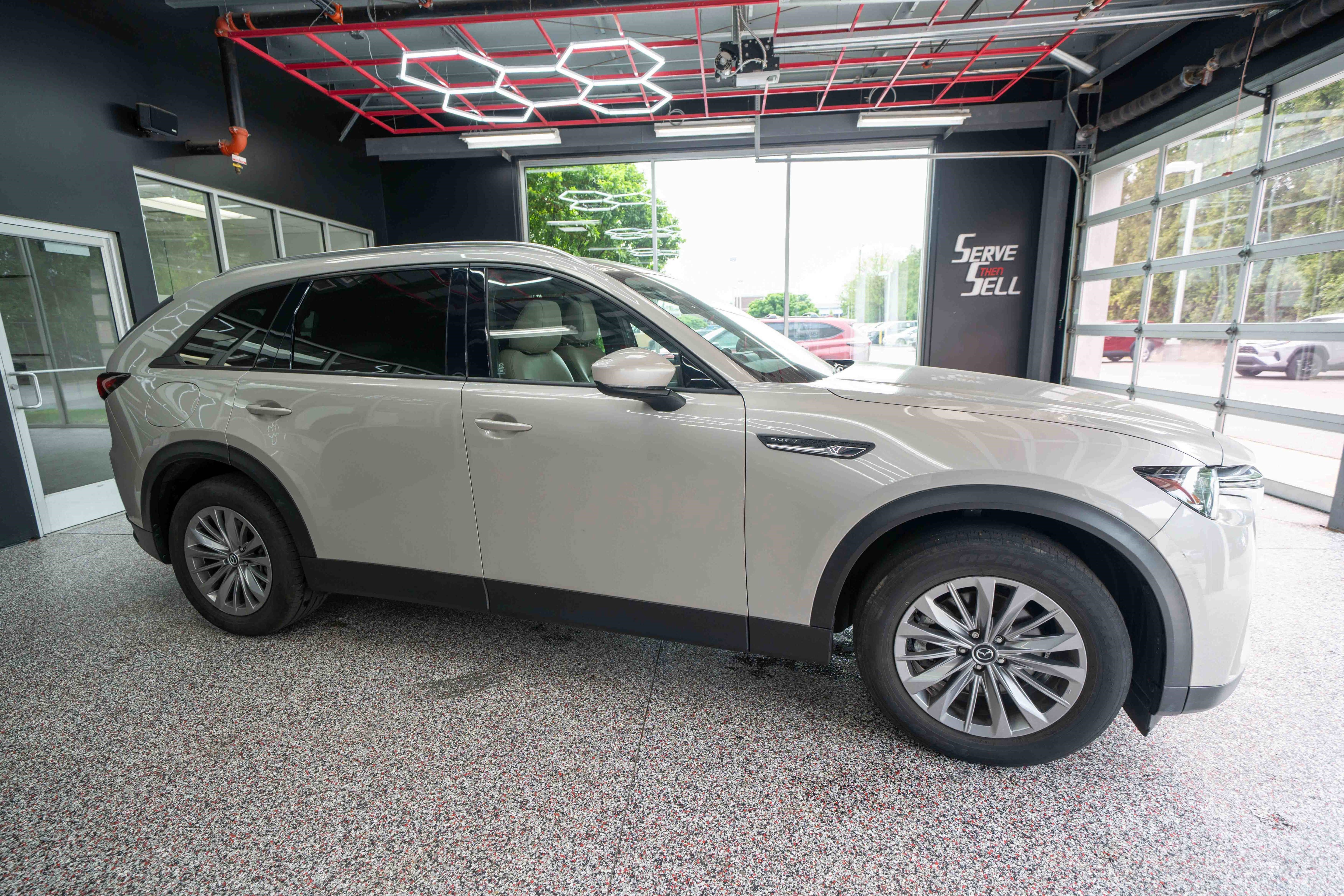 Used 2024 MAZDA CX-90 Plug-In Hybrid w/ Preferred AWD/4WD image 5
