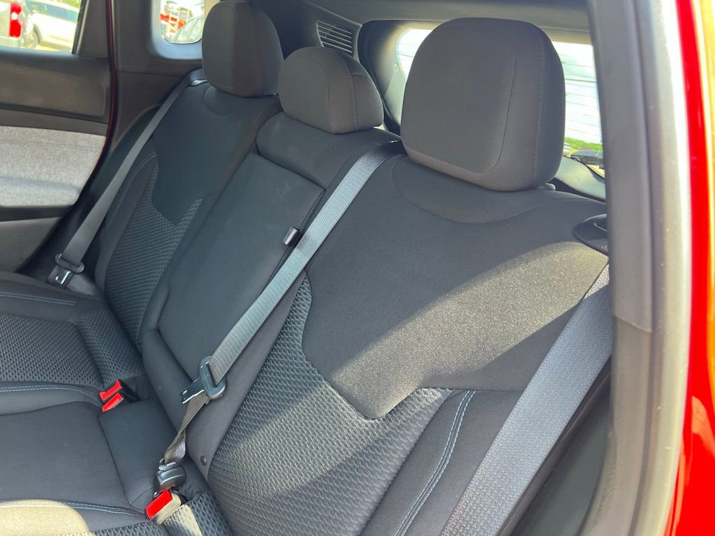 Used 2025 Jeep Compass Sport image 22