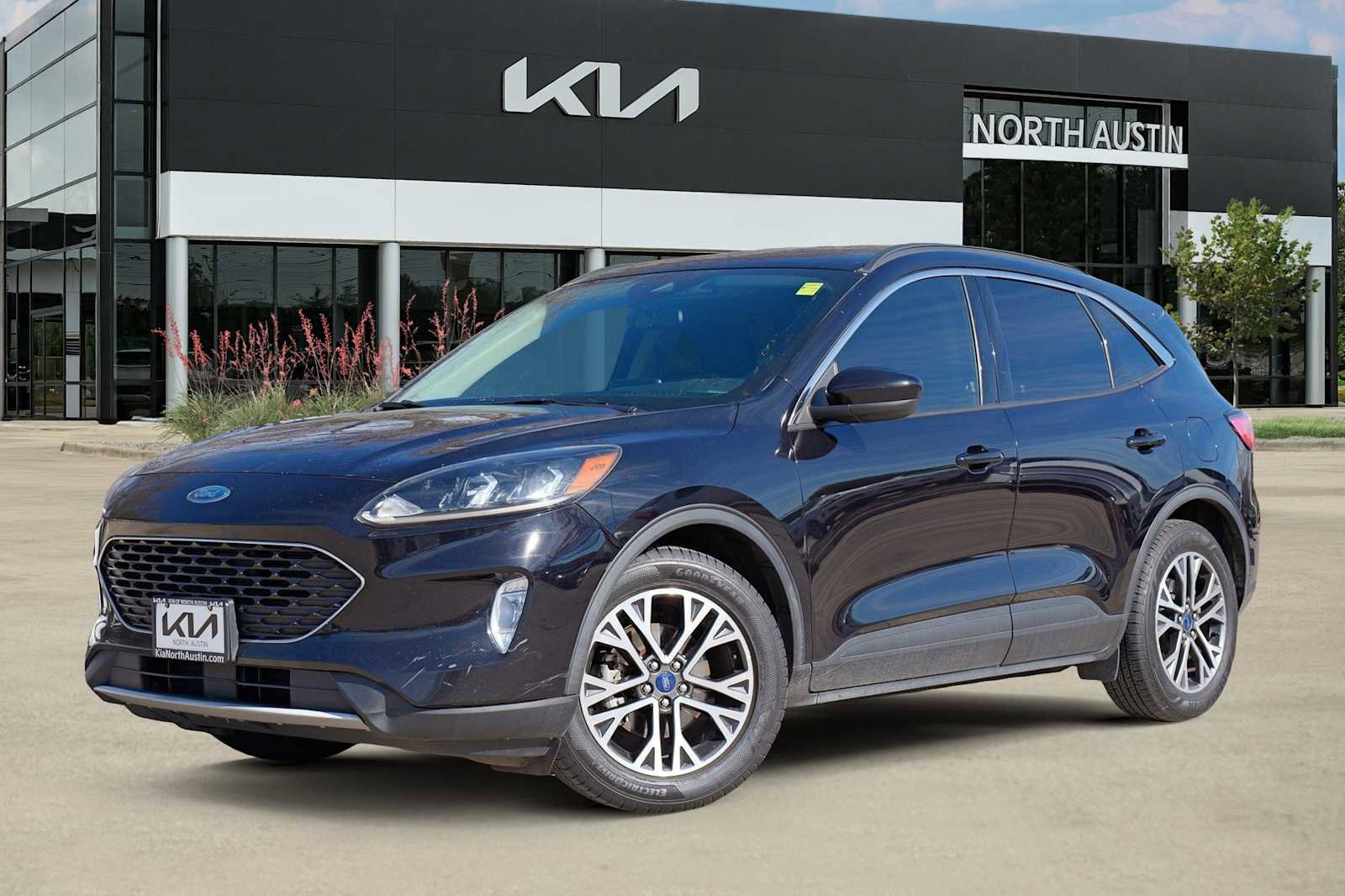 Used 2020 Ford Escape SEL image 1