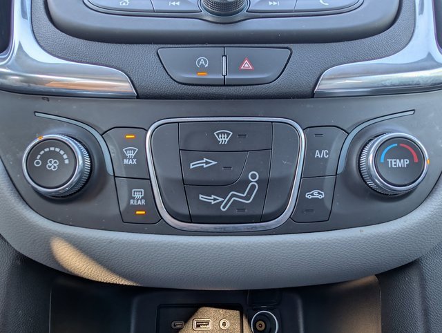 Used 2024 Chevrolet Equinox LS w/ LS Convenience Package image 24