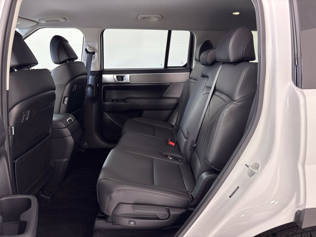 Used 2025 Hyundai Santa Fe SEL FWD image 19