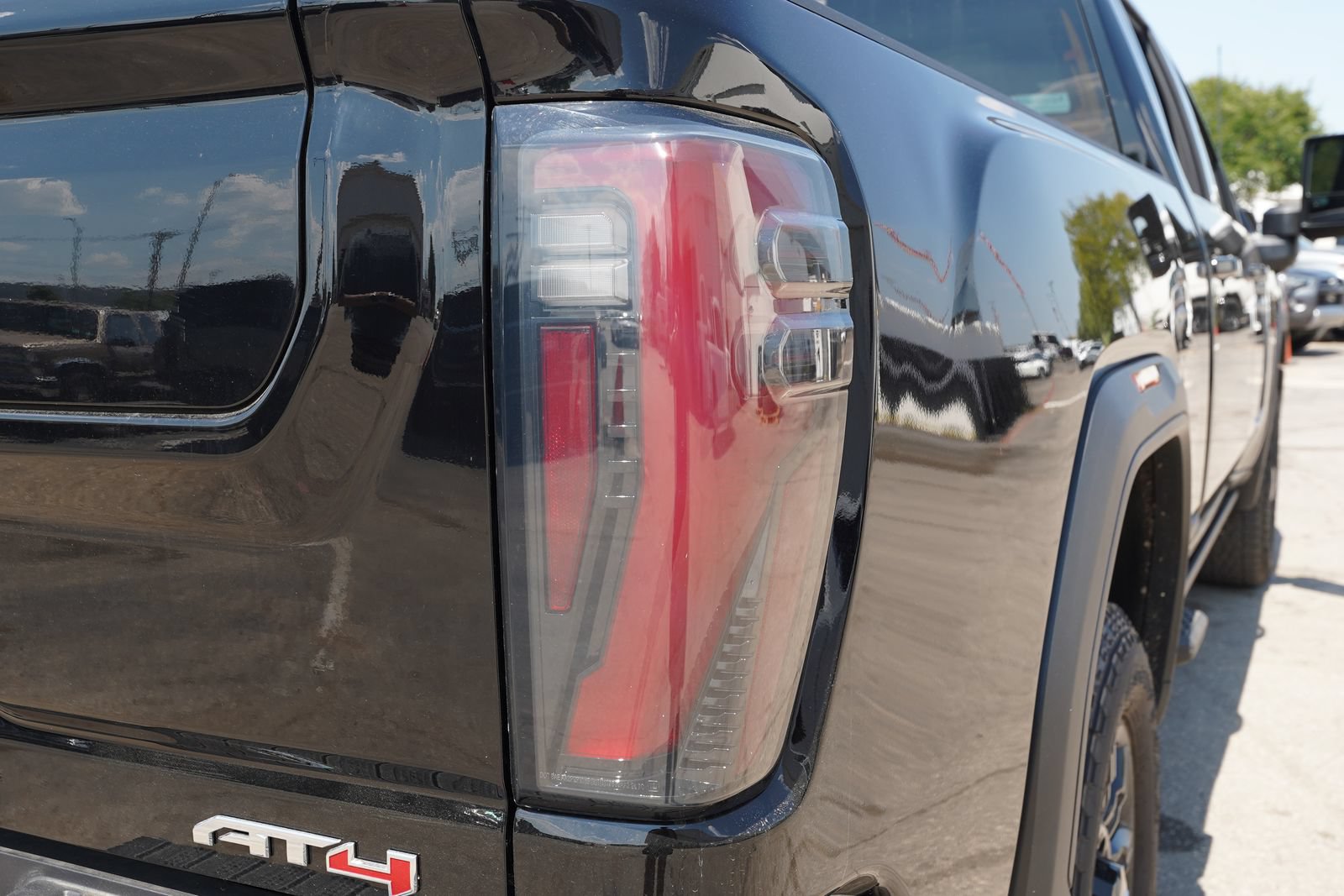 New 2026 GMC Sierra 2500 AT4 w/ AT4 Premium Plus Package AWD/4WD image 21