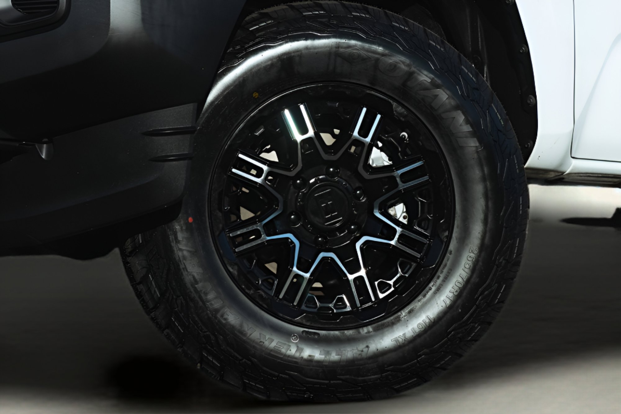 Used 2019 Toyota Tacoma SR image 6