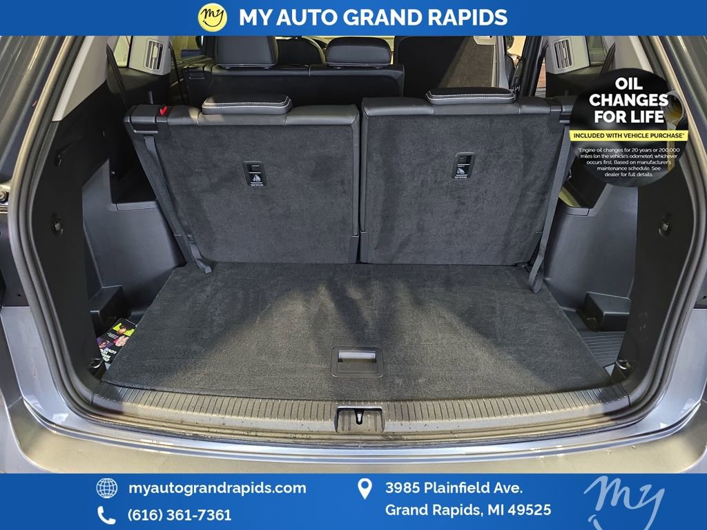 Used 2025 Volkswagen Atlas SE image 24
