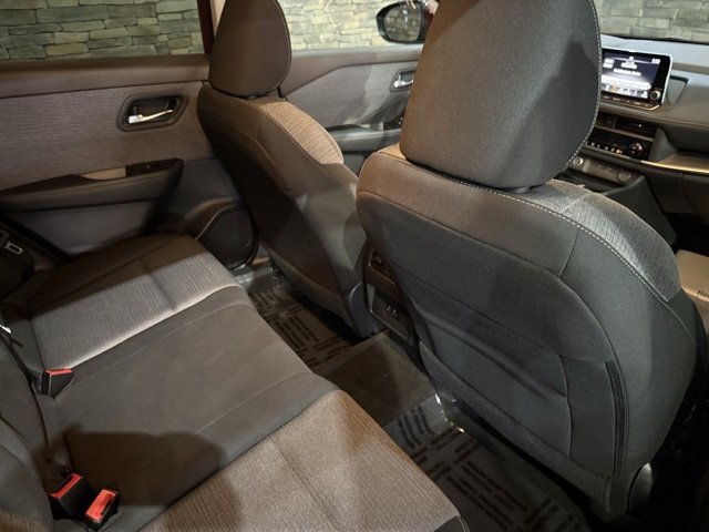 Used 2023 Nissan Rogue SV image 33