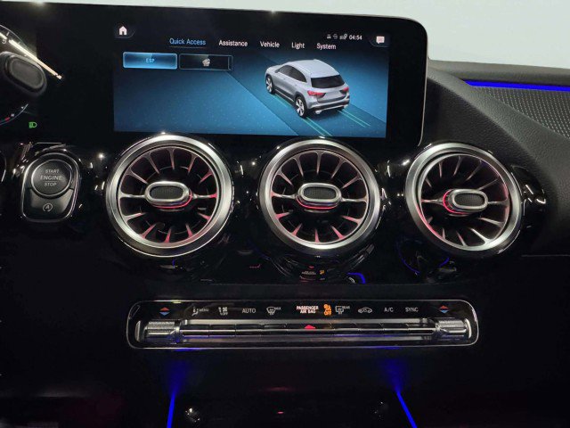 Used 2021 Mercedes-Benz GLA 250 4MATIC w/ Premium Package image 34