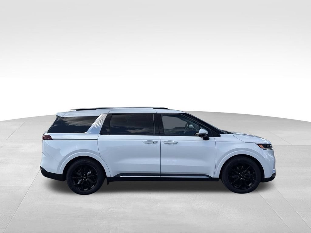 Certified 2024 Kia Carnival SX FWD image 6