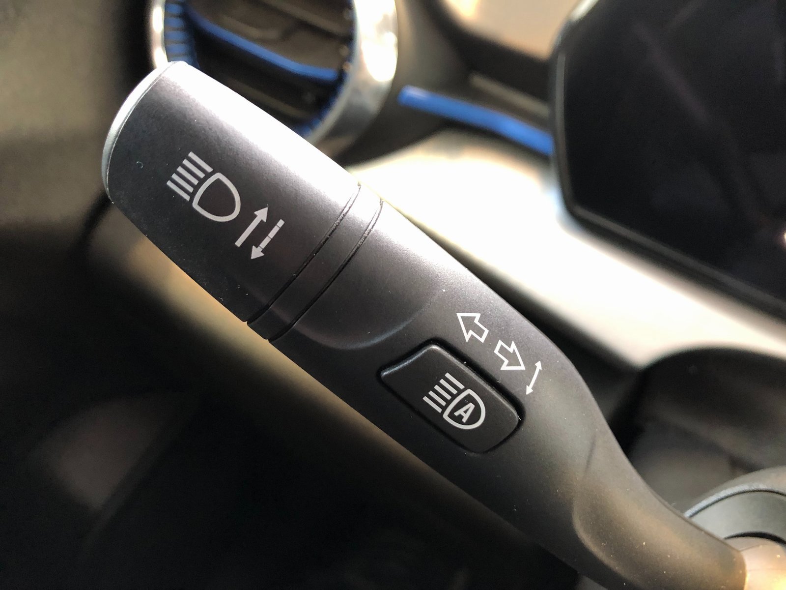 Used 2024 Chevrolet Trax LT w/ Sunroof Package image 29