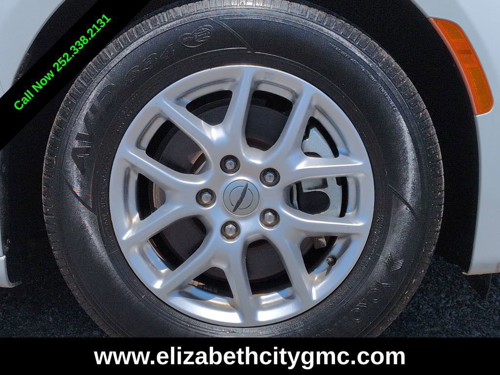 Used 2023 Chrysler Voyager LX FWD image 11