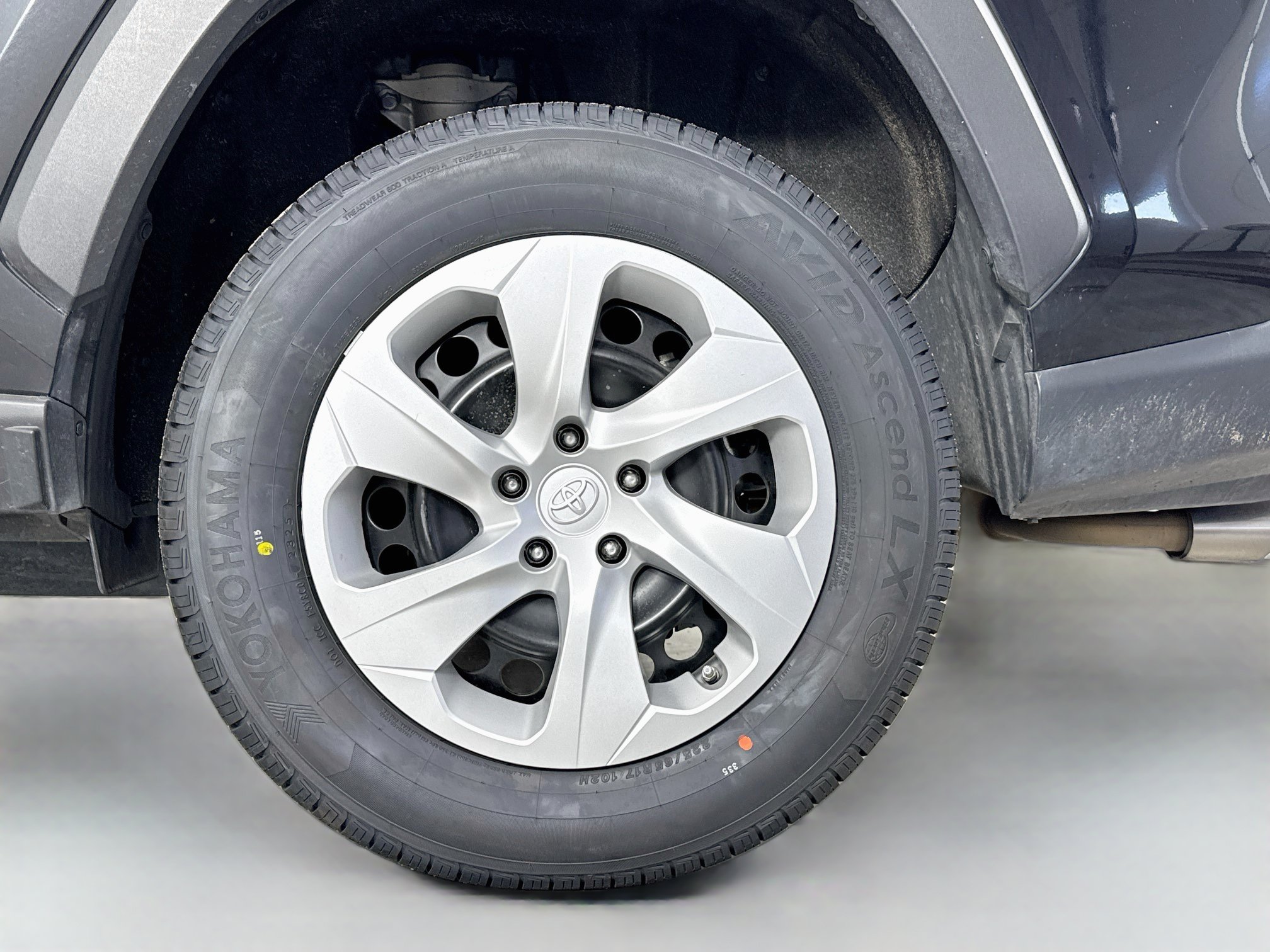 Certified 2025 Toyota RAV4 LE AWD/4WD image 30