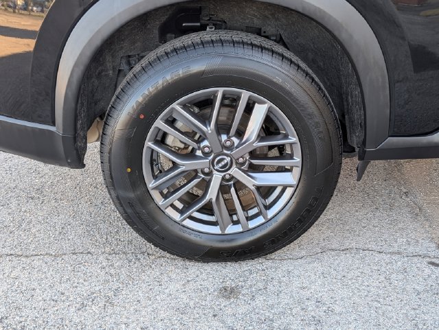 Used 2024 Nissan Rogue S AWD/4WD image 3