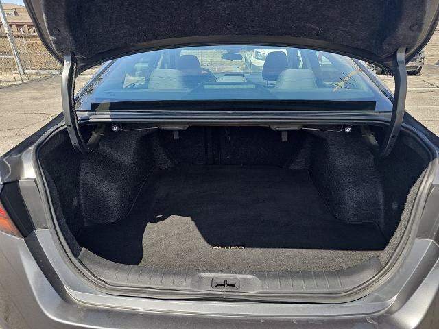Used 2024 Nissan Altima 2.5 SV FWD image 12
