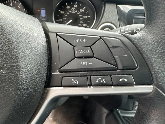 Used 2017 Nissan Rogue SV AWD/4WD image 18