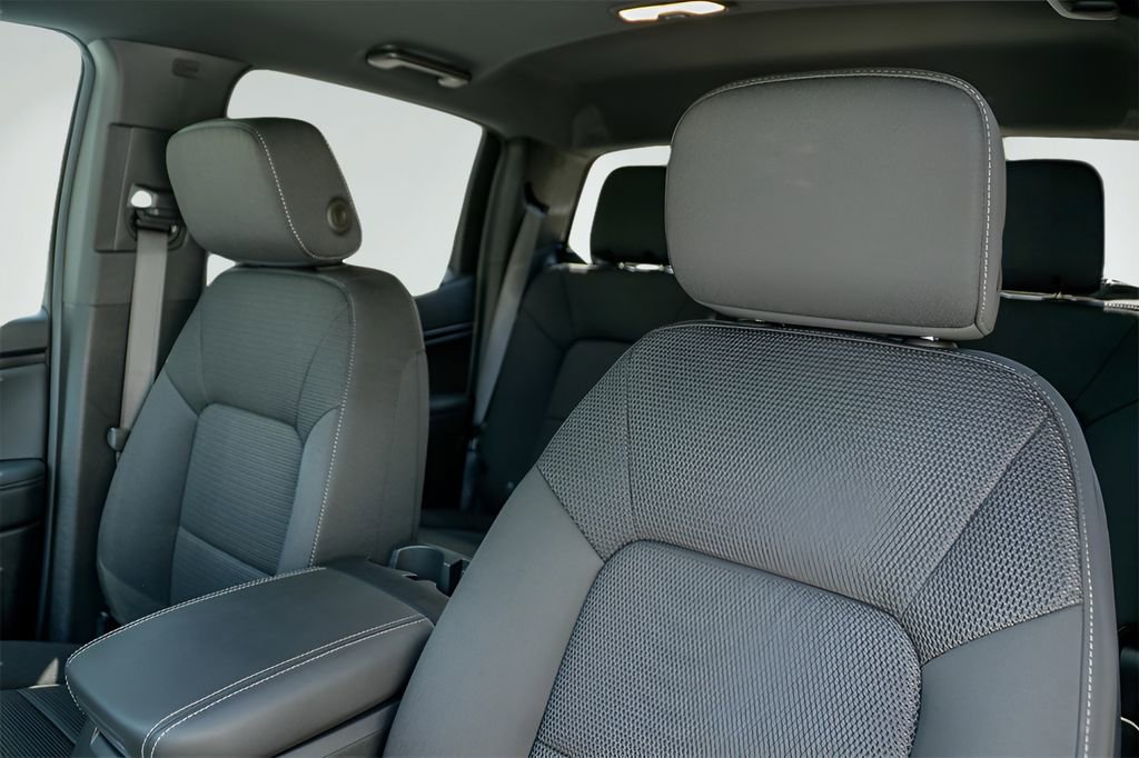 Used 2024 GMC Canyon Elevation w/ Convenience Package image 12