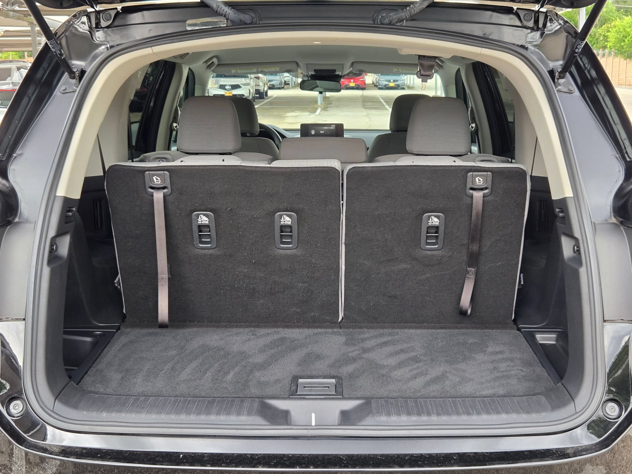 Used 2023 Honda Pilot LX image 25