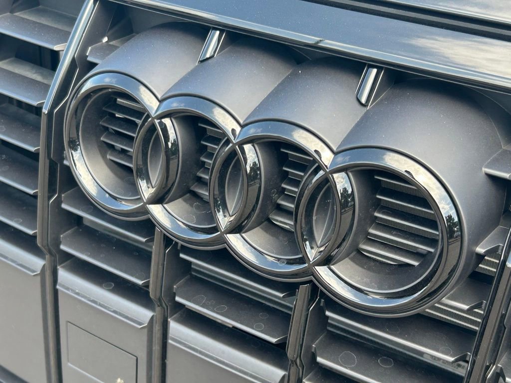 Used 2025 Audi Q3 2.0T Premium w/ Convenience Package image 45